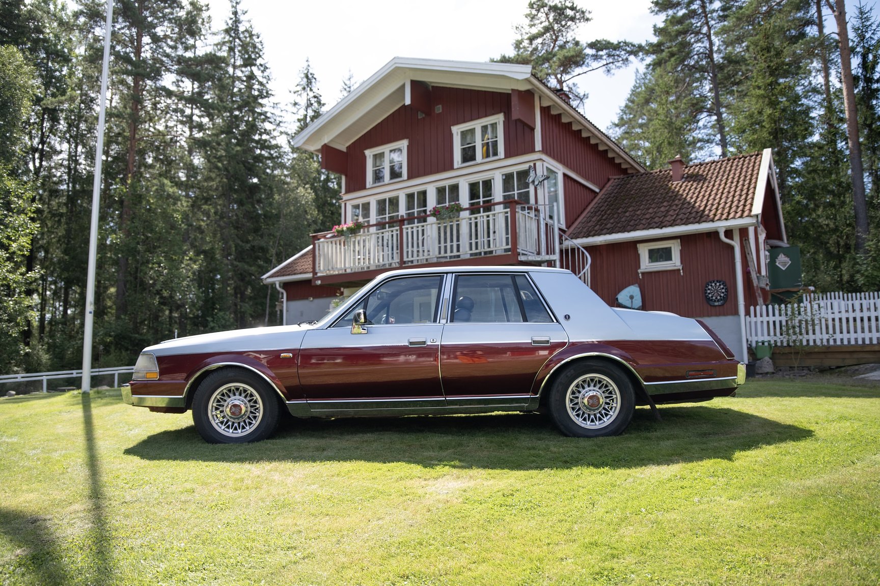 Exterior image of 1985 Lincoln Continental 5.0 V8 EFI