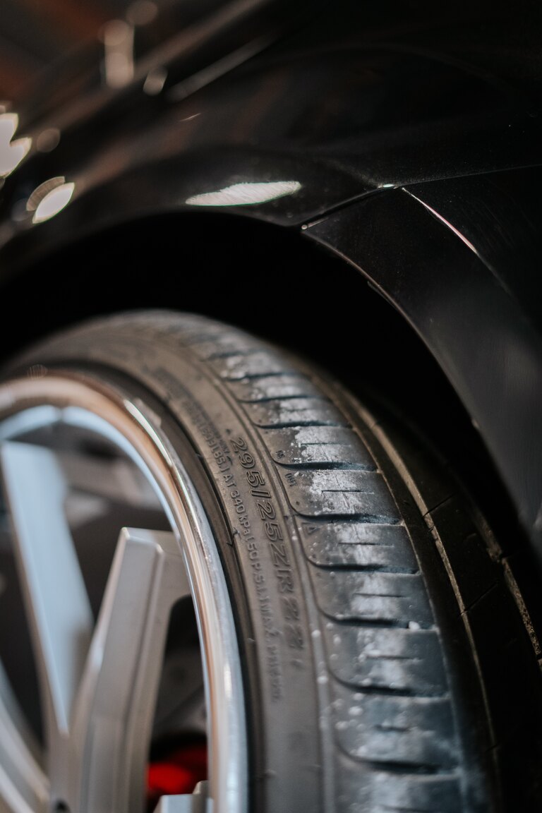 Exterior image of 2006 Chrysler 300C SRT-8 (67)