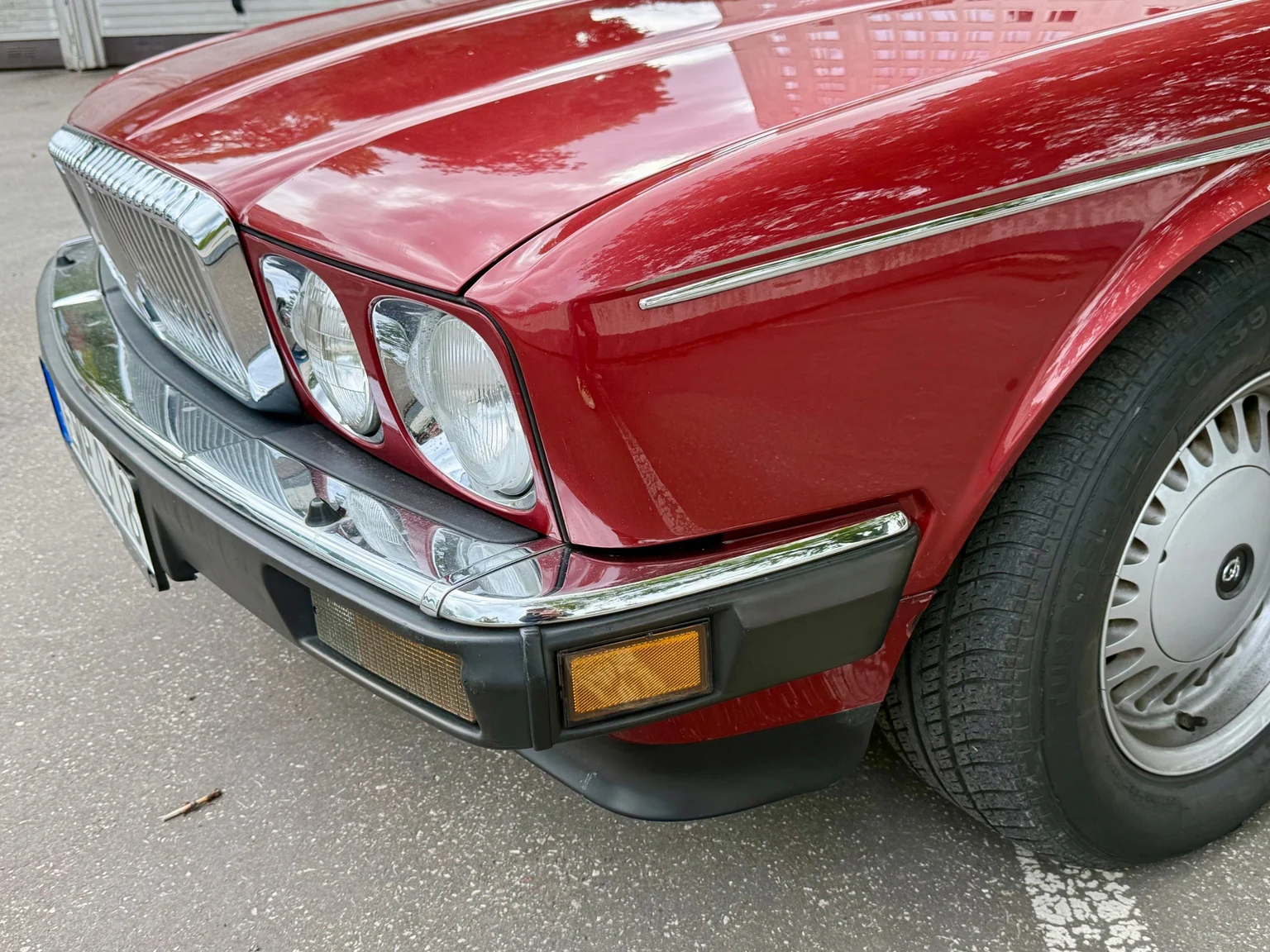 Aussenfoto 1988 Daimler Six (12)