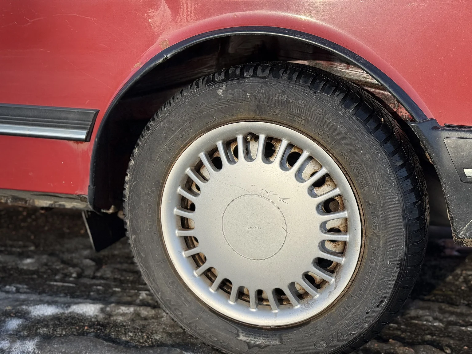 Exterior image of 1991 SAAB 900S Turbo 2-door (19)