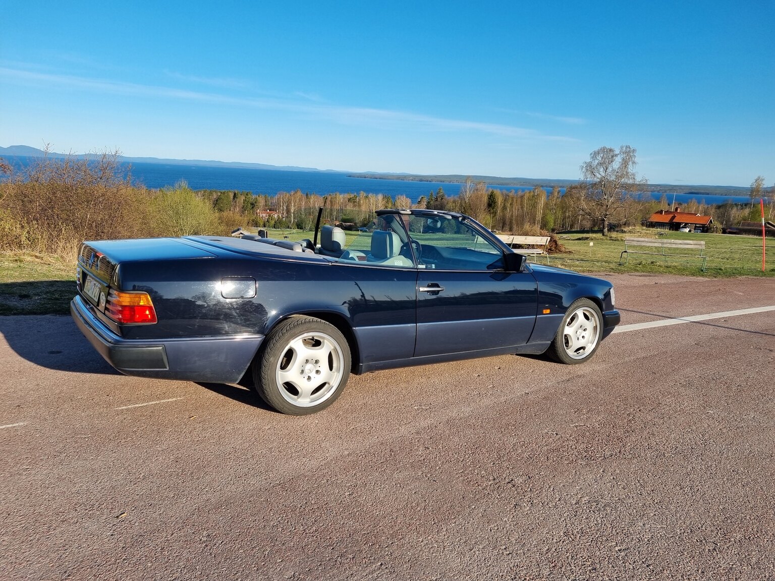 Exteriörbild på 1993 Mercedes-Benz 300 CE Cabriolet