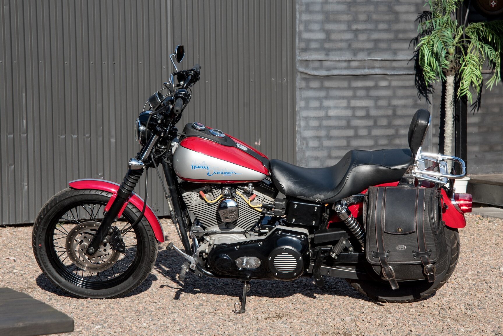 Exteriörbild på 2003 Harley Davidson Dyna Super Glide