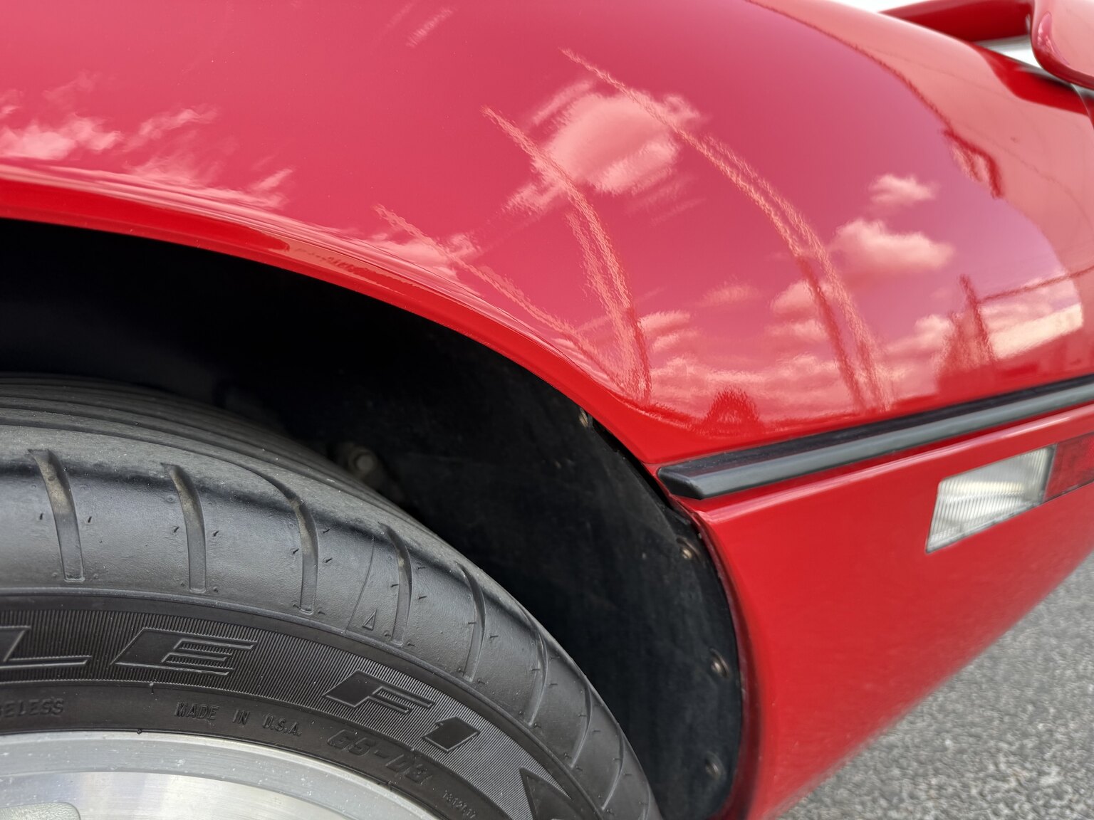 Exterior image of 1990 Chevrolet Corvette ZR-1 Targa