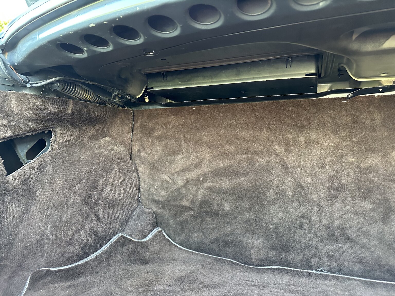 Interior image of 1986 Mercedes-Benz 500 SEC (47)