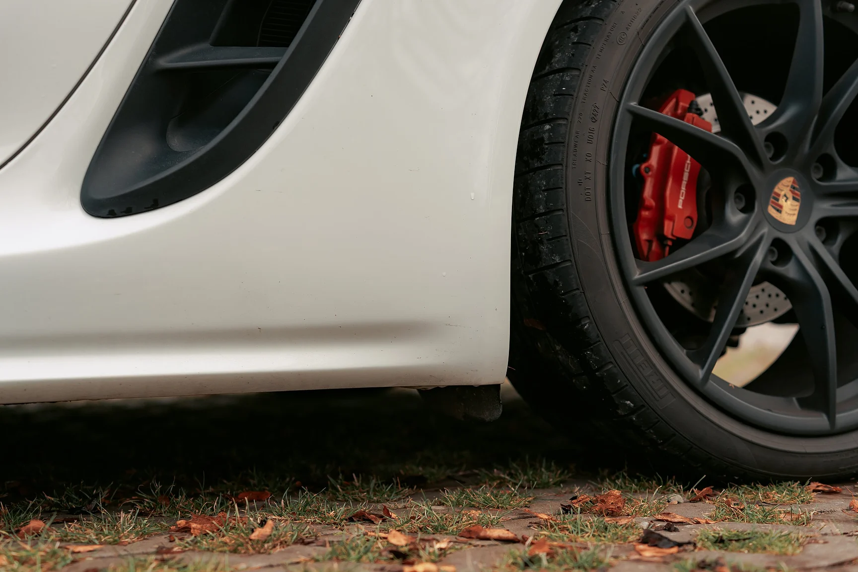 Exteriörbild på 2017 Porsche 718 Cayman S (40)