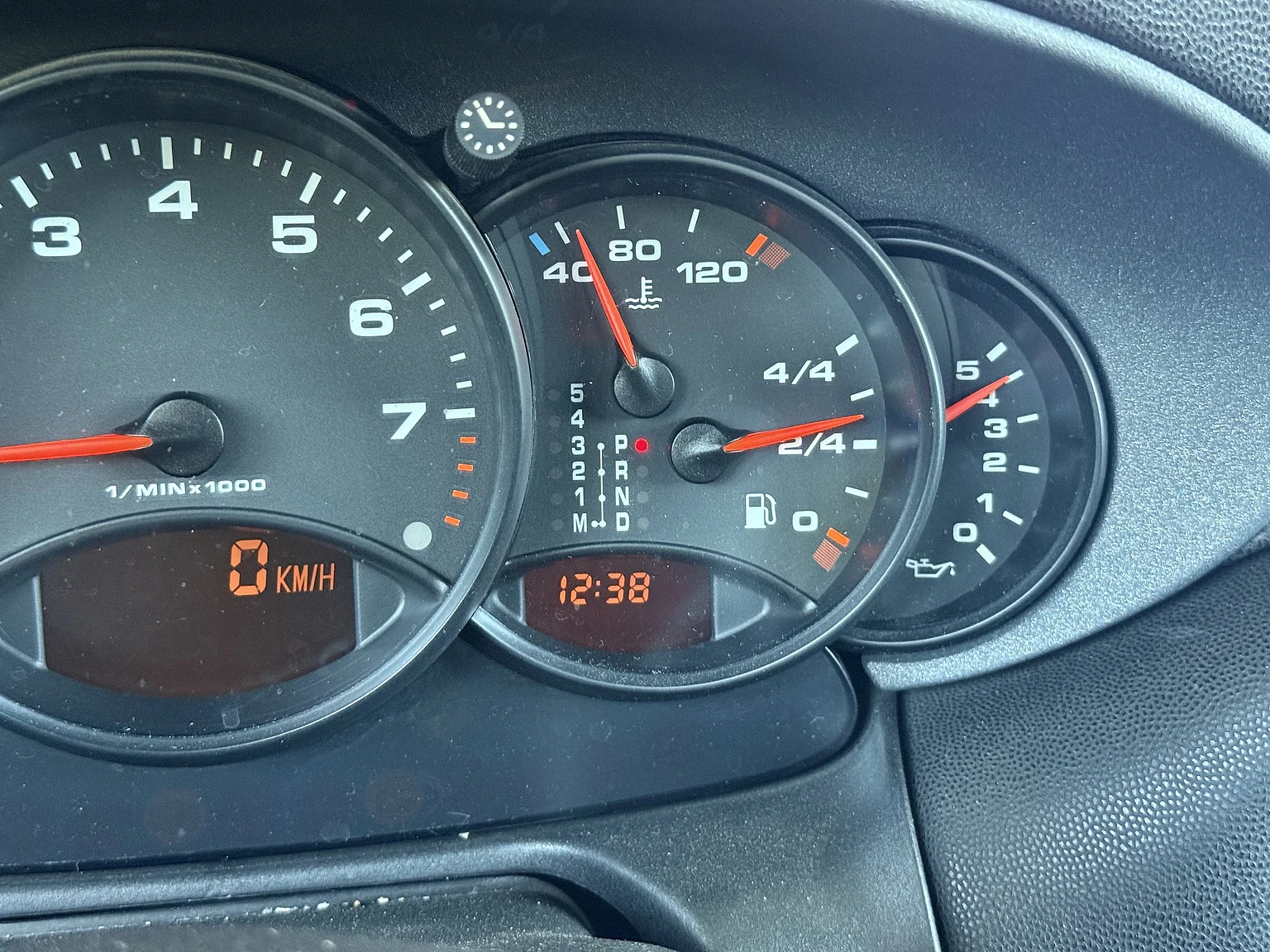 Interiörbild 1998 Porsche 996 Carrera (35)