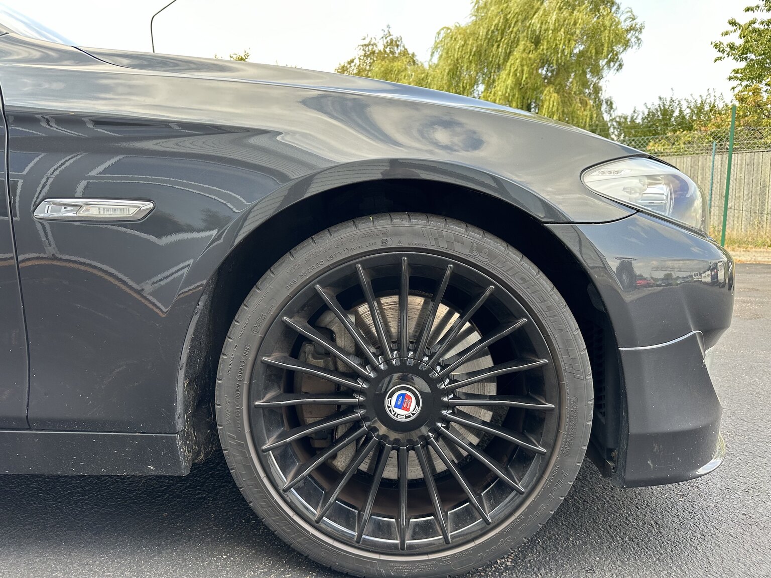Exterior image of 2011 ALPINA B5 Bi-Turbo Touring Switch-Tronic