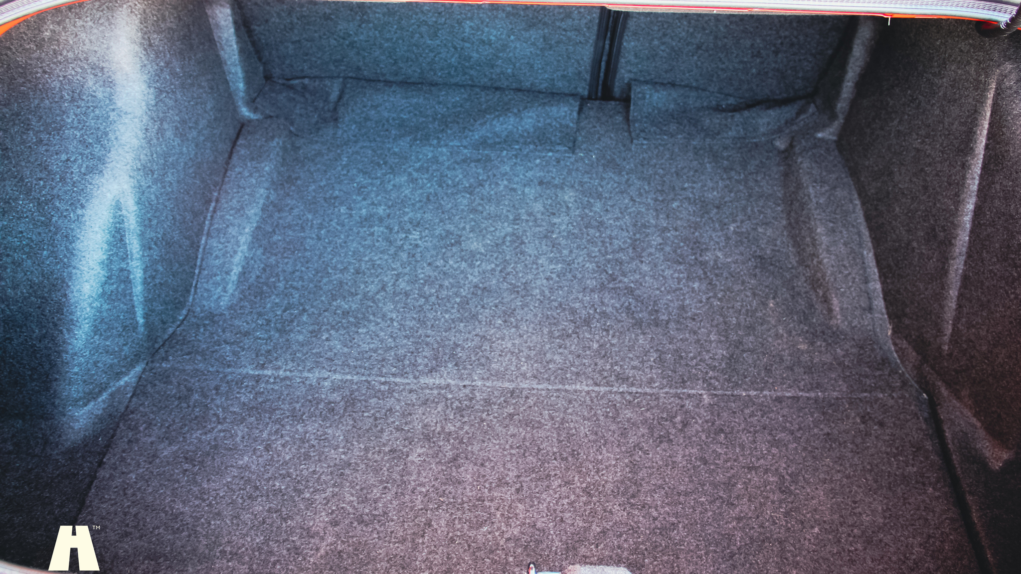 Interior image of 2019 Dodge Challenger Hellcat (27)