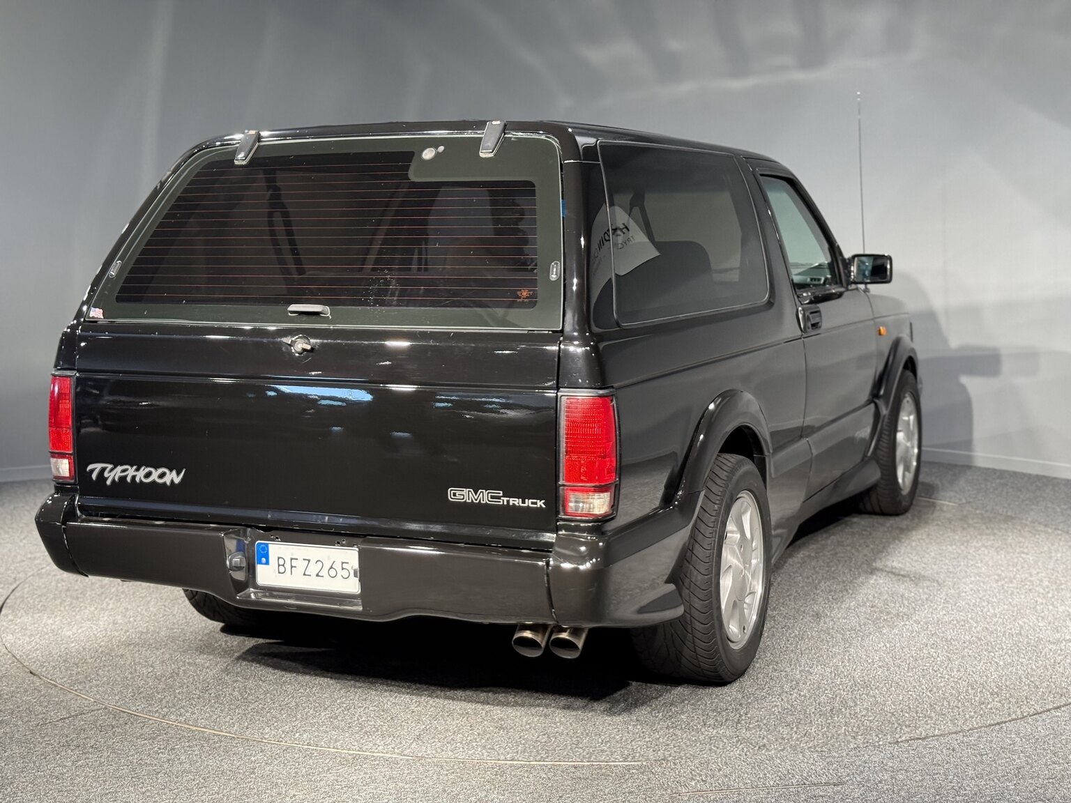 Exterior image of 1992 GMC Typhoon 