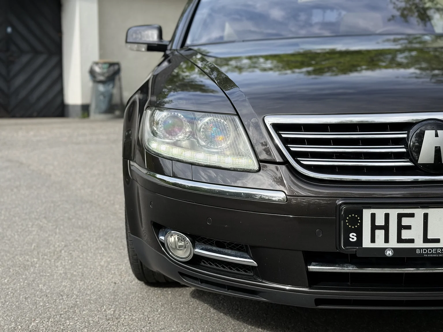 Exterior image of 2009 Volkswagen Phaeton W12 LWB Executive (10)
