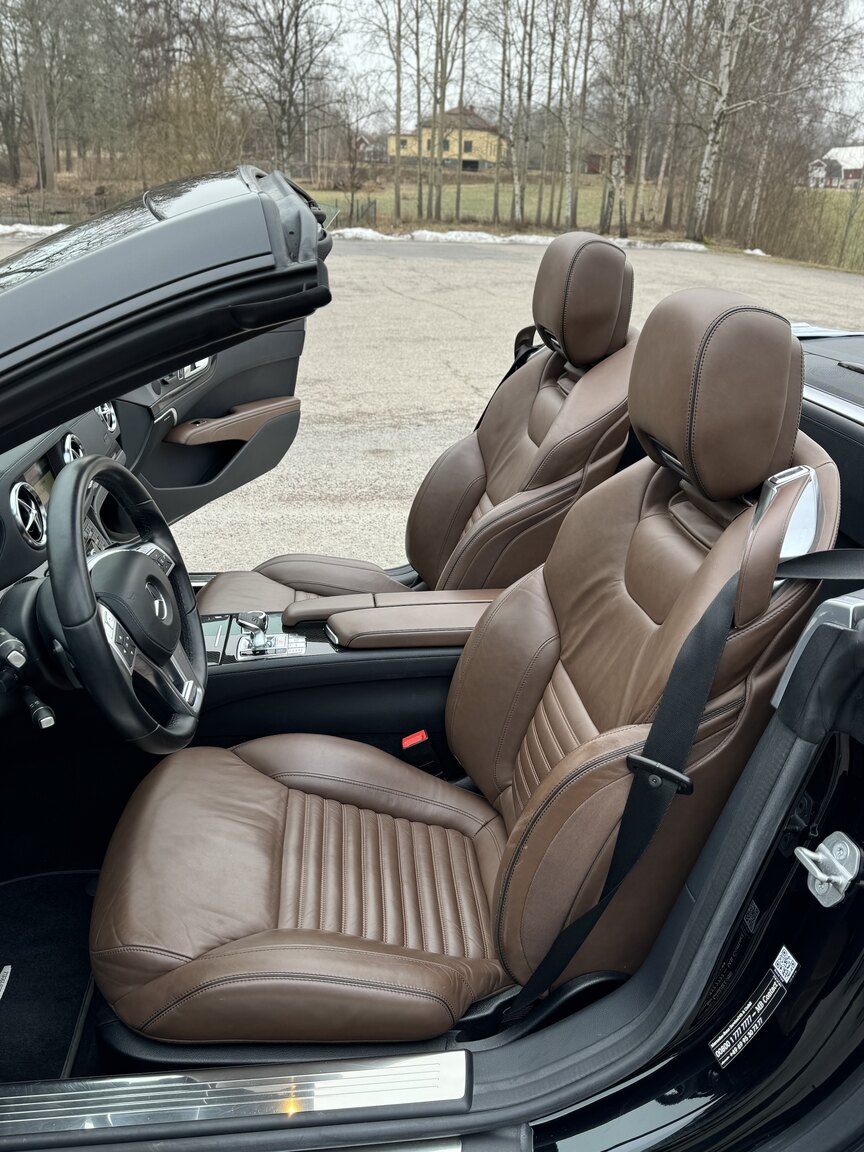 Interiörbild 2013 MERCEDES-BENZ SL 500 (10)