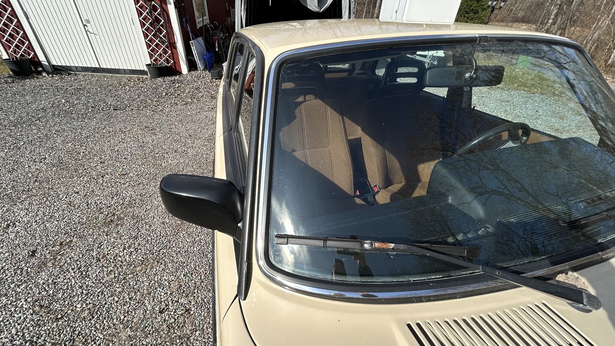 Exterior image of 1987 Volvo 244