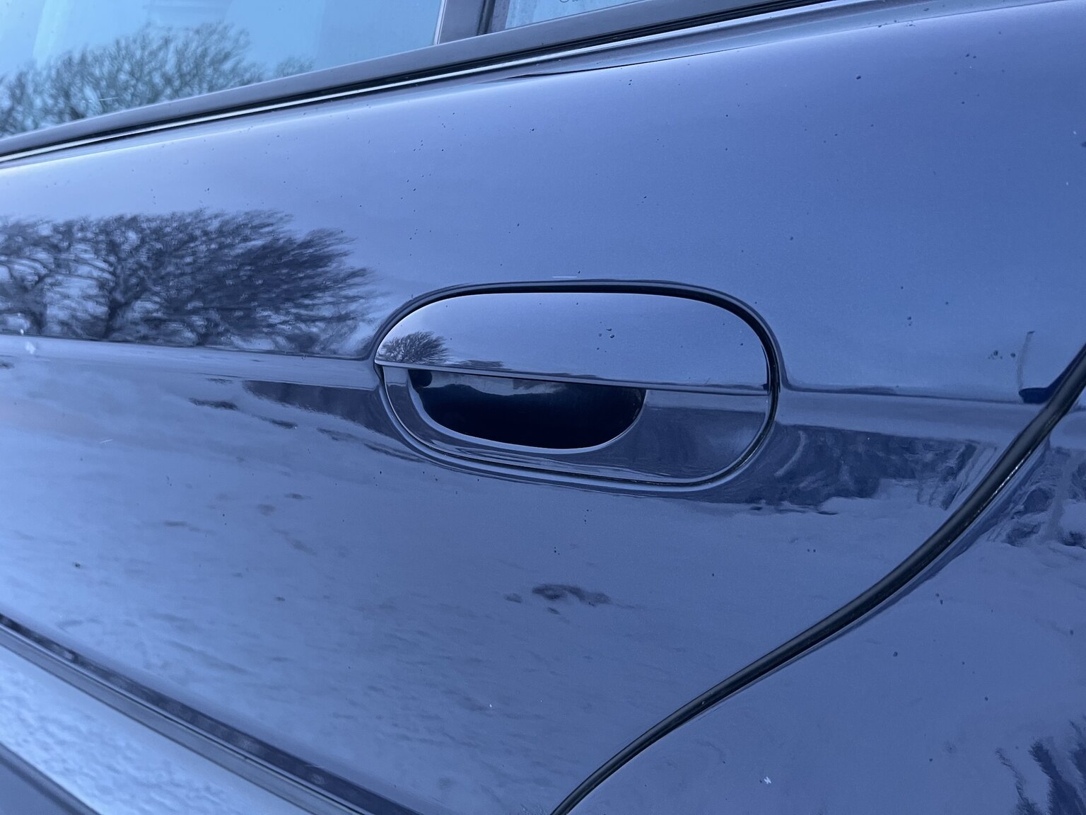 Exteriörbild på 1996 BMW 750IA