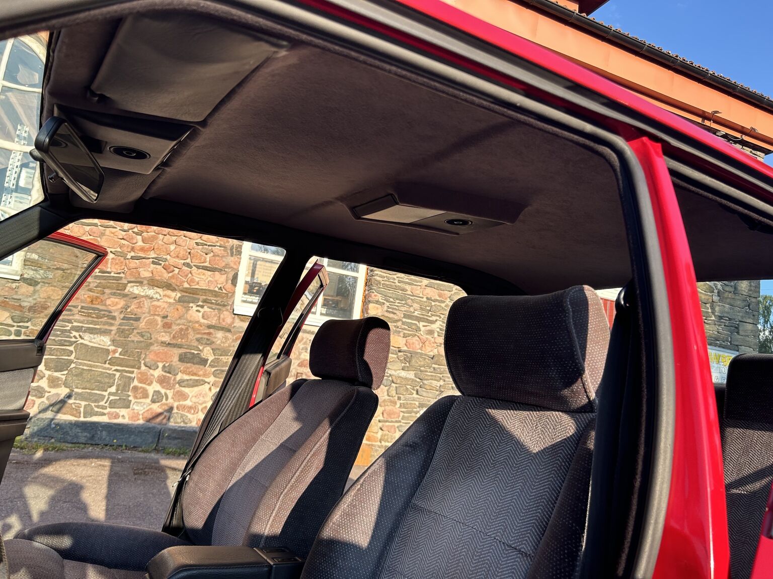 Interior image of 1988 Alfa Romeo 75 (15)