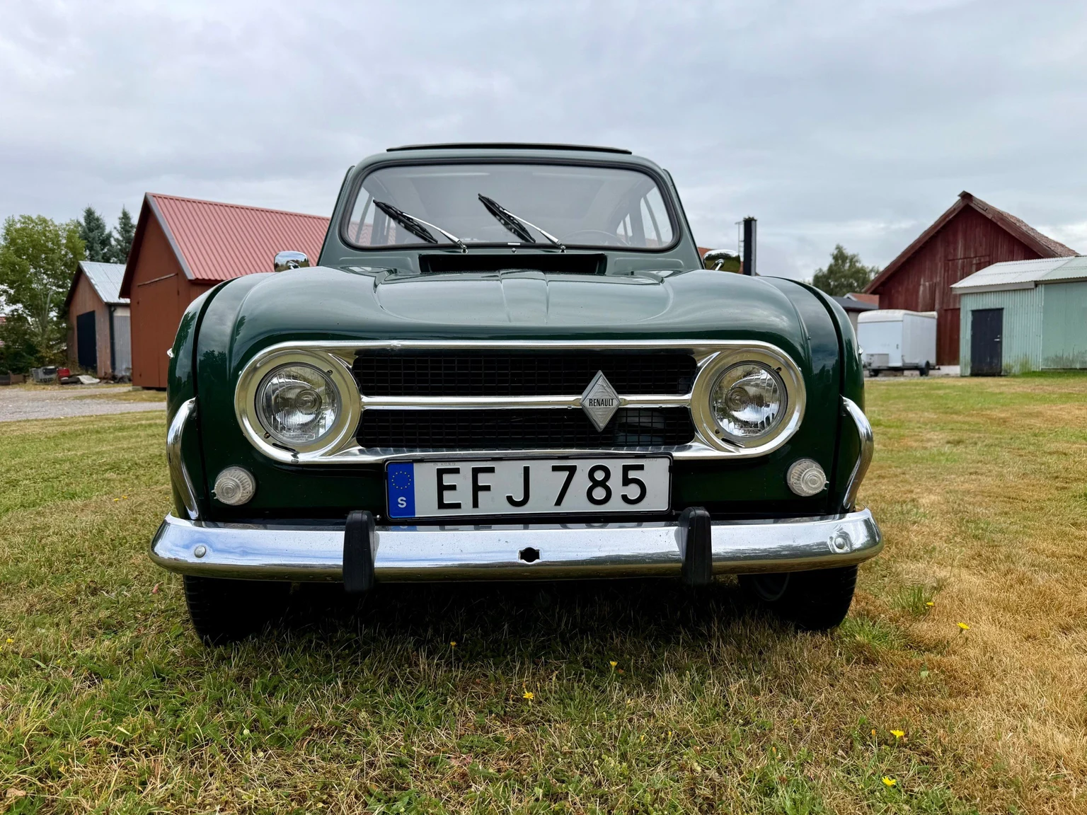 Exterior image of 1970 Renault 4 (8)