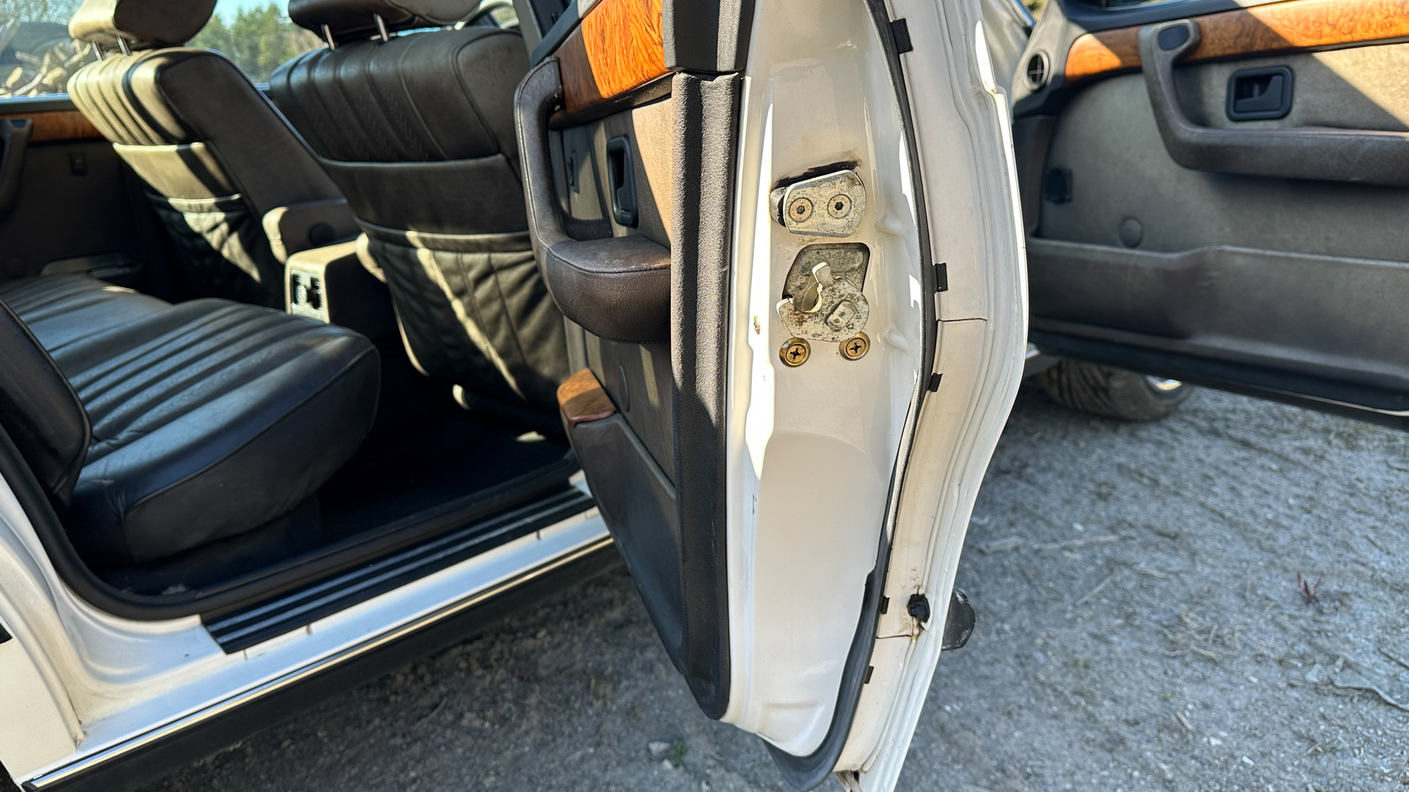 Interiörbild 1984 BMW 745i Executive Automat