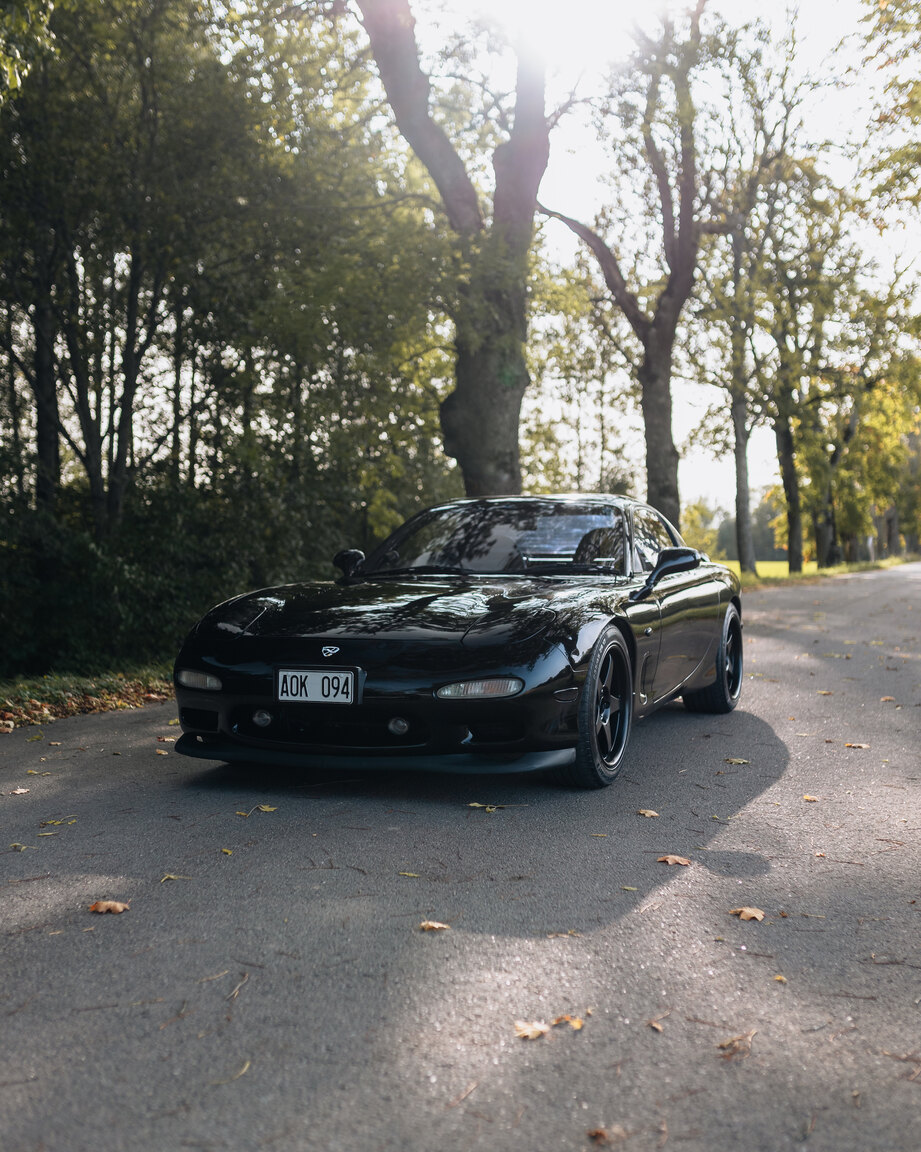 Exterior image of 1994 Mazda RX7 (20)