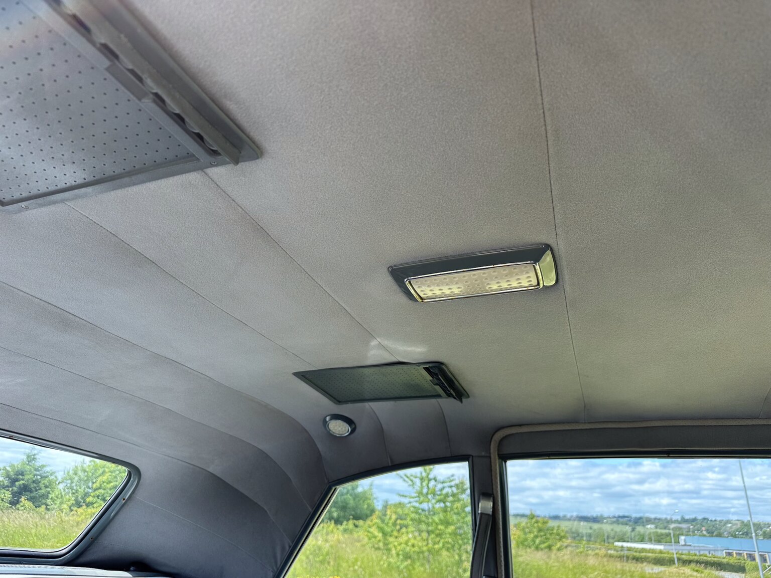 Innenraumfoto von 1964 Cadillac Fleetwood Seventy-Five Limousine (51)