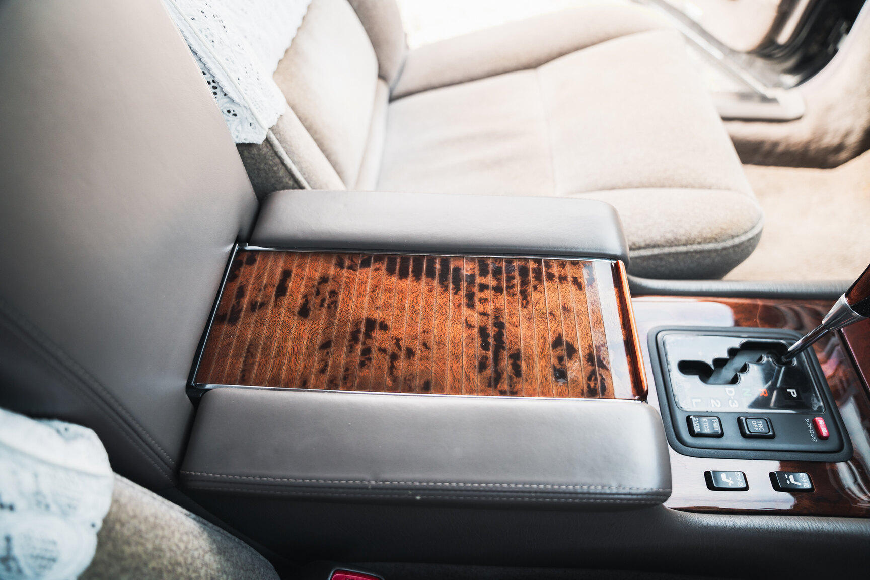 Interiörbild 2000 Toyota Century