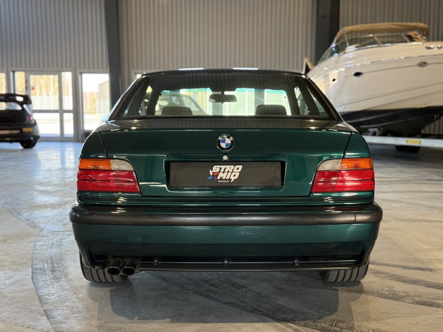 Exteriörbild på 1995 BMW 325i Coupé AVUS Edition "No Reserve Auction"