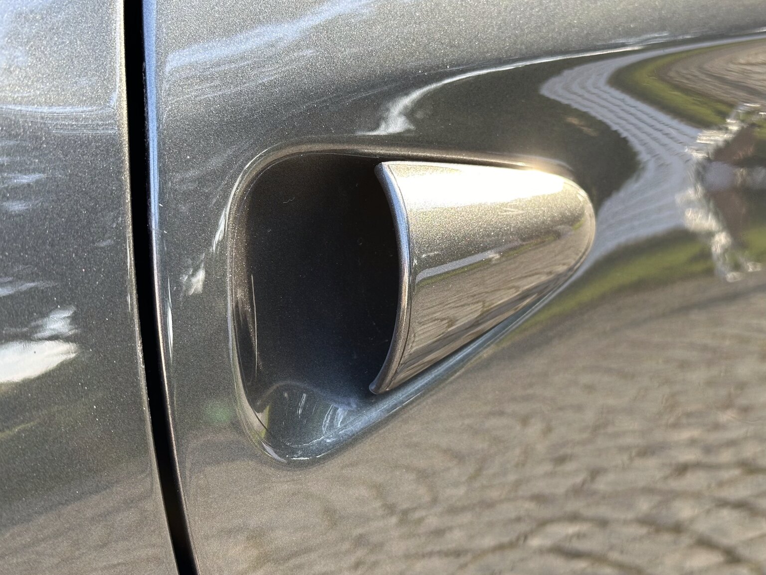 Exterior image of 2013 Ferrari F12 Berlinetta