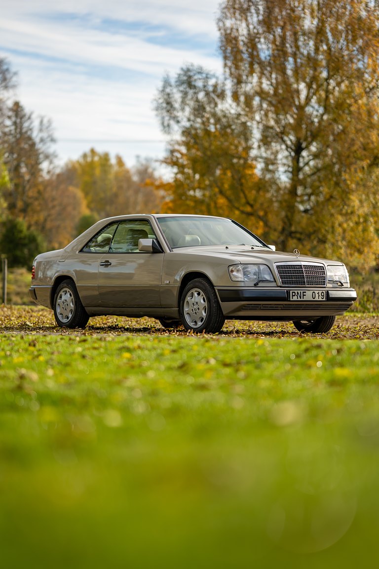 Exteriörbild på 1992 Mercedes-Benz 300 CE-24