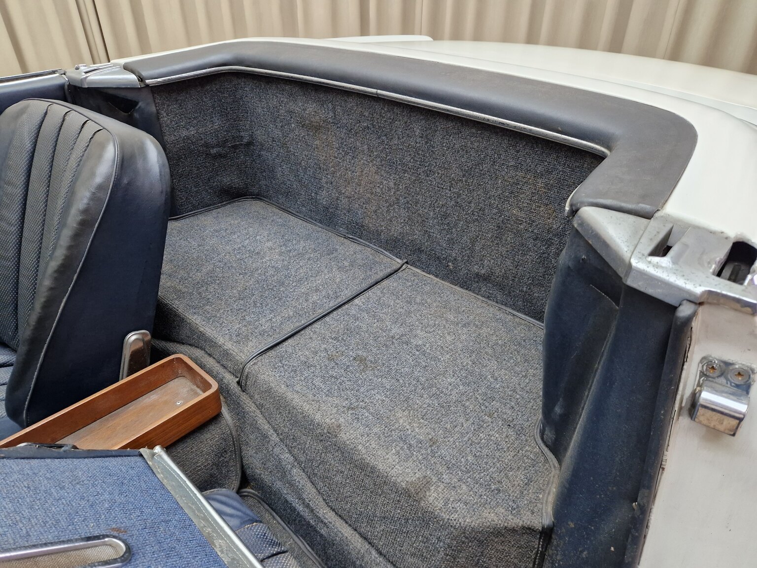 Interior image of 1964 Mercedes-Benz 230SL Pagoda