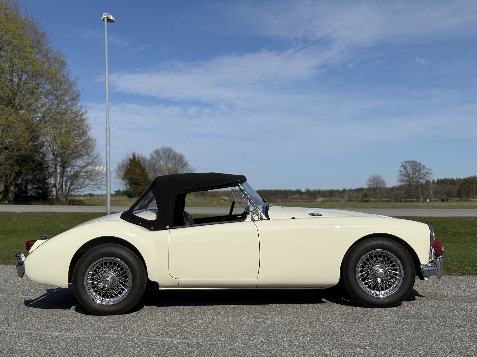Exteriörbild på 1959 MG MGA 1500