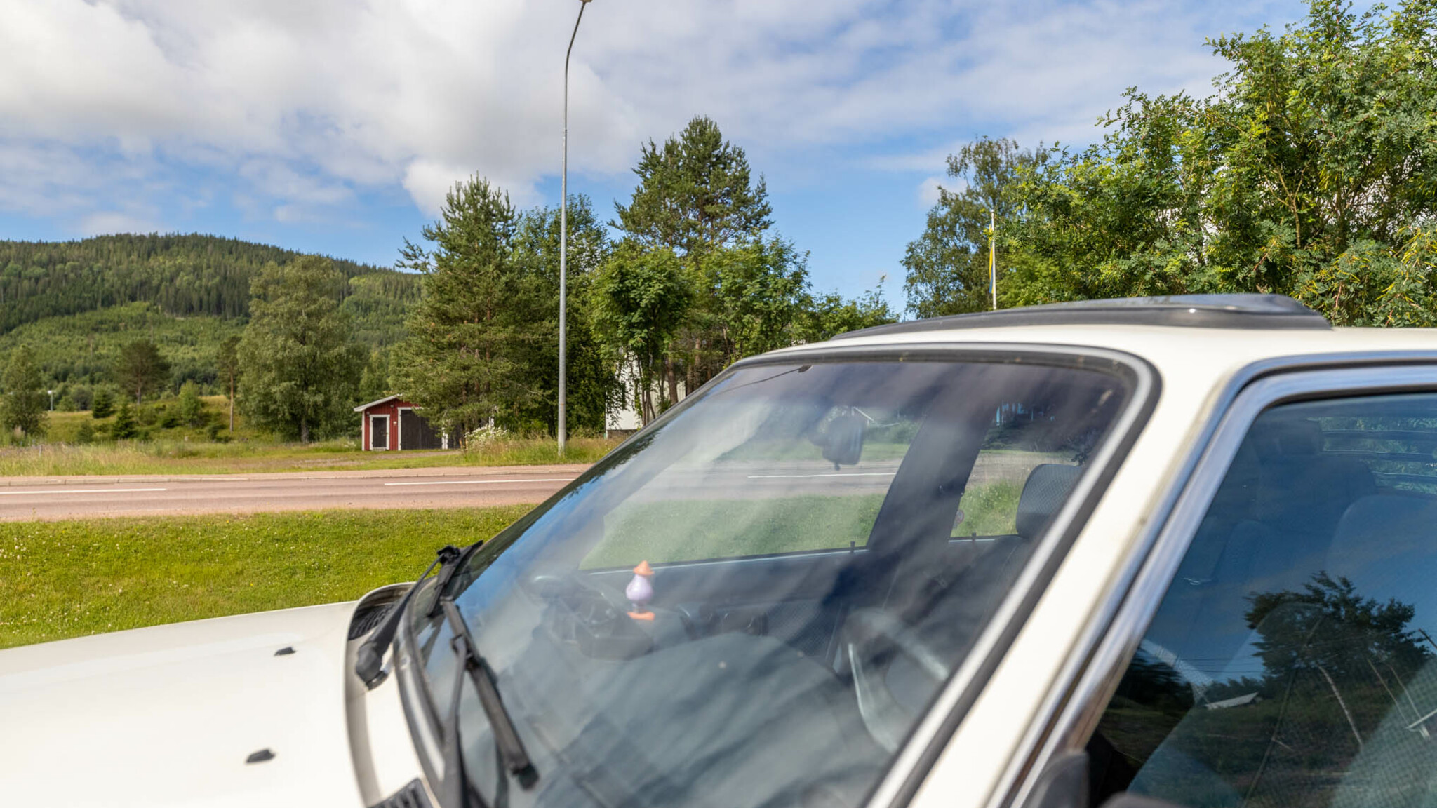 Exteriörbild på 1984 BMW 320i sedan
