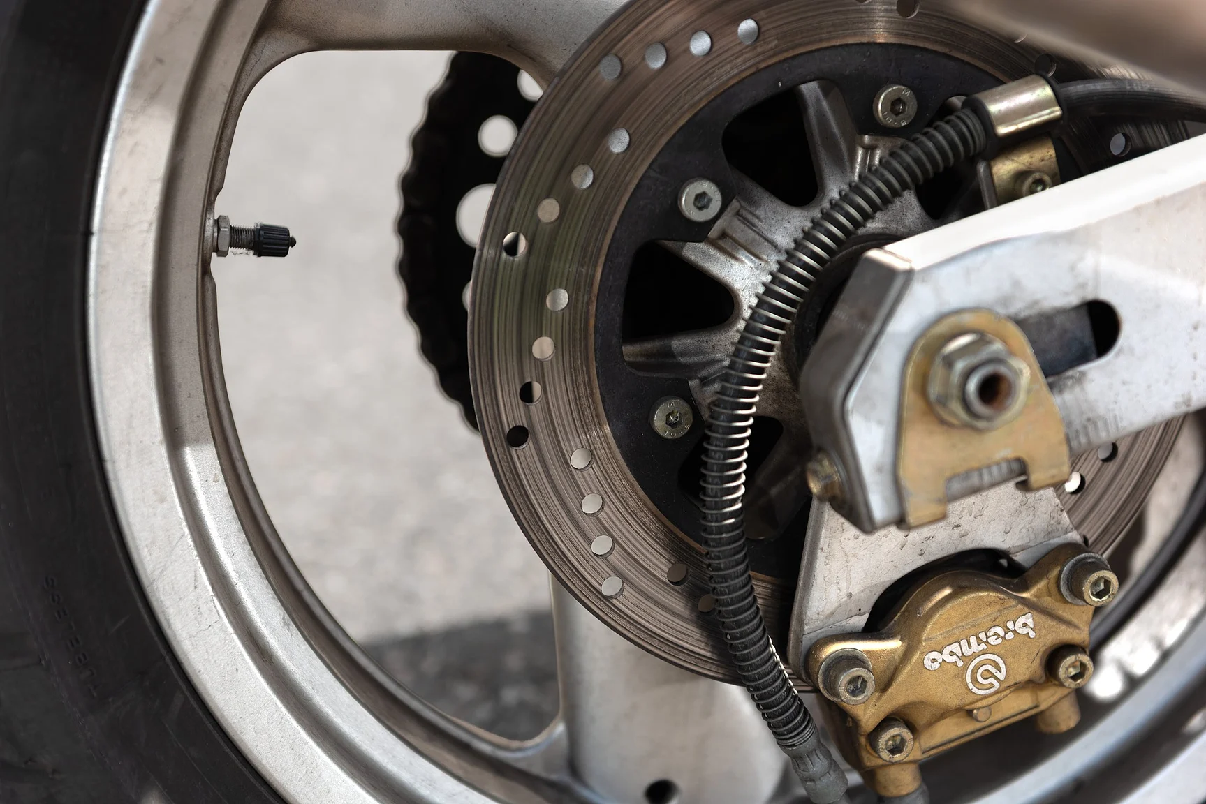 Exteriörbild på 1996 Ducati 600 Monster (18)