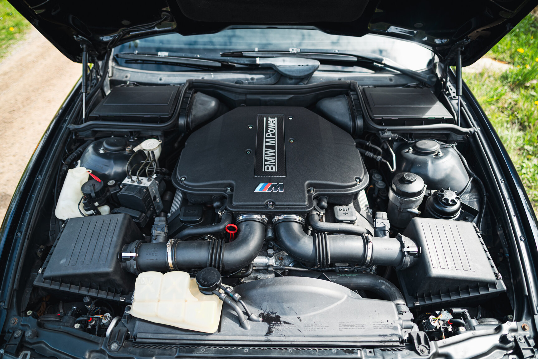 Image of 2000 BMW M5 E39 mechanics