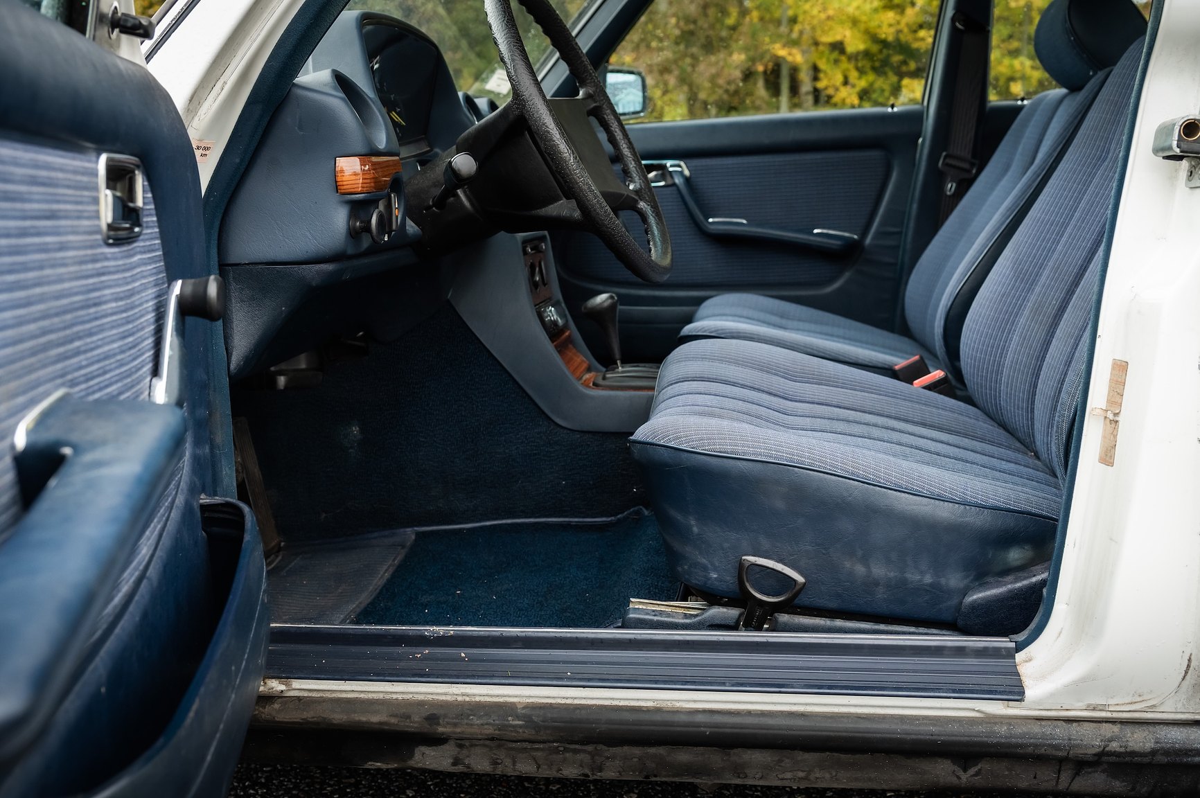 Innenraumfoto von 1985 Mercedes-Benz 200 Automatic