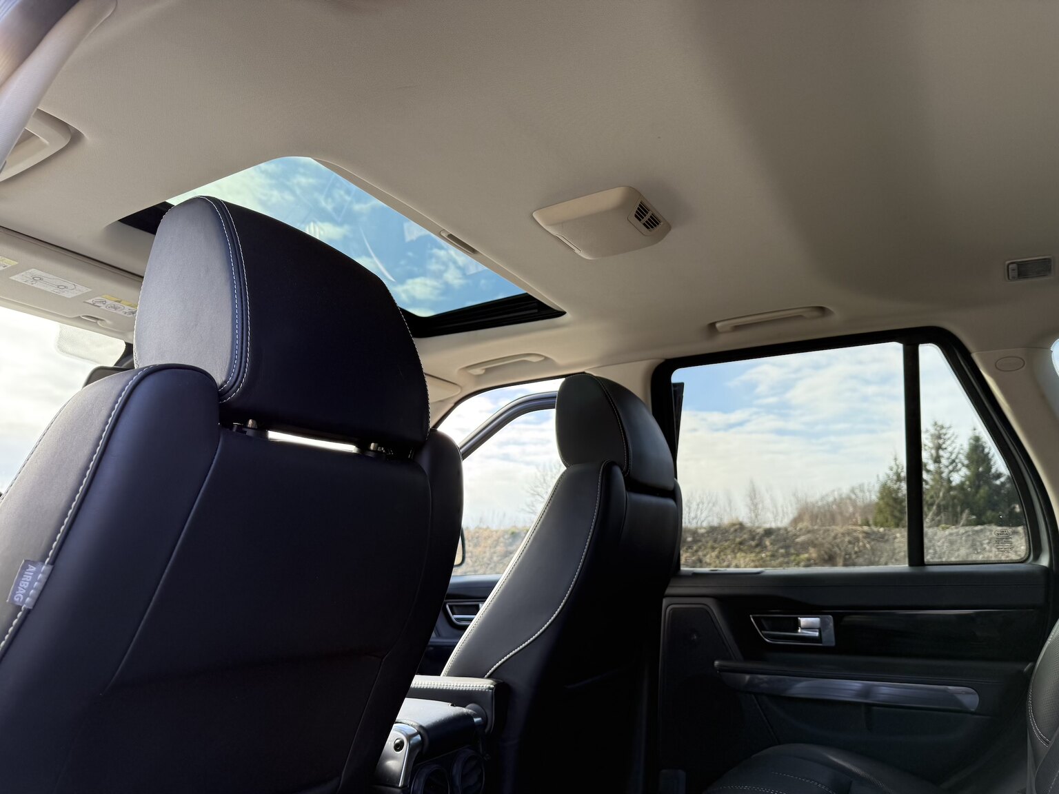 Interiörbild 2012 Land Rover Range Rover Sport V8