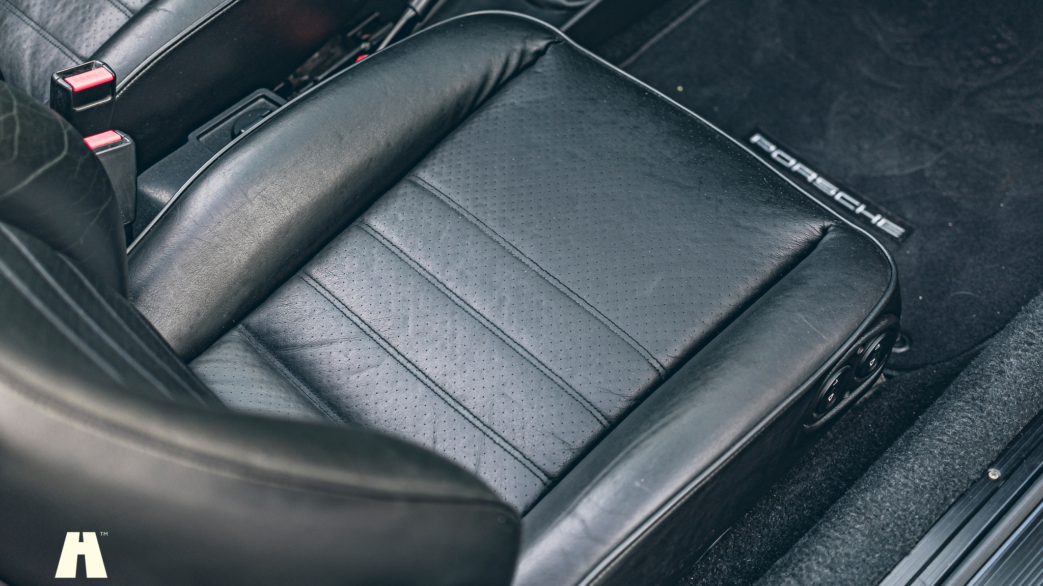 Innenraumfoto von 1989 Porsche 911 Carrera 3.2 Targa (31)