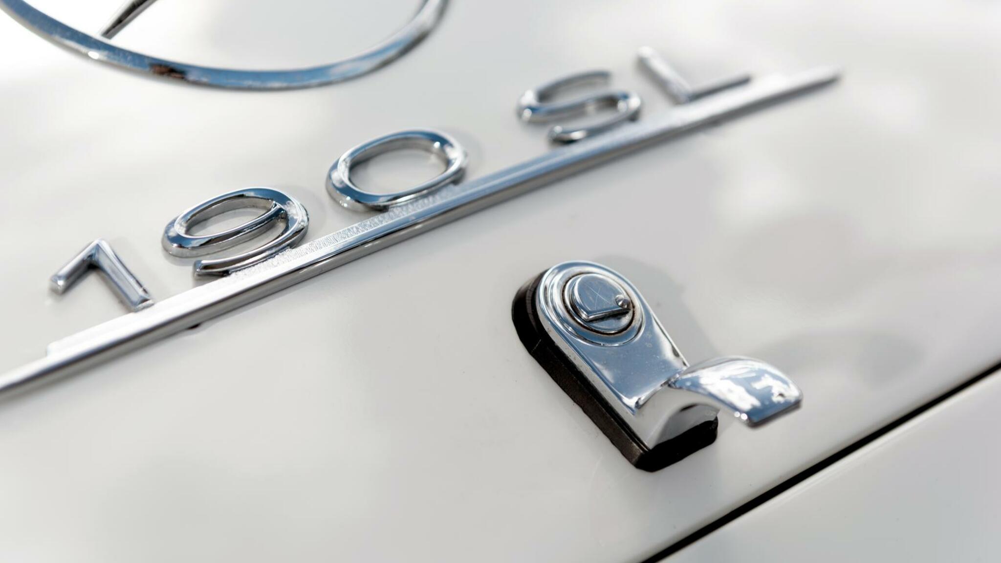 Aussenfoto 1956 Mercedes Benz 190 SL Roadster (45)