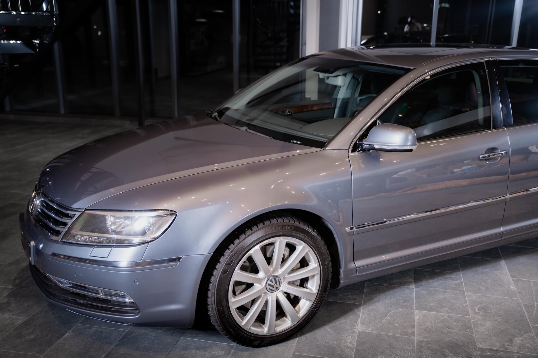 Exteriörbild på 2012 Volkswagen Phaeton 3.0 TDI 4Motion
