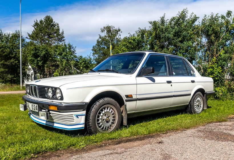 1984 BMW 320i sedan