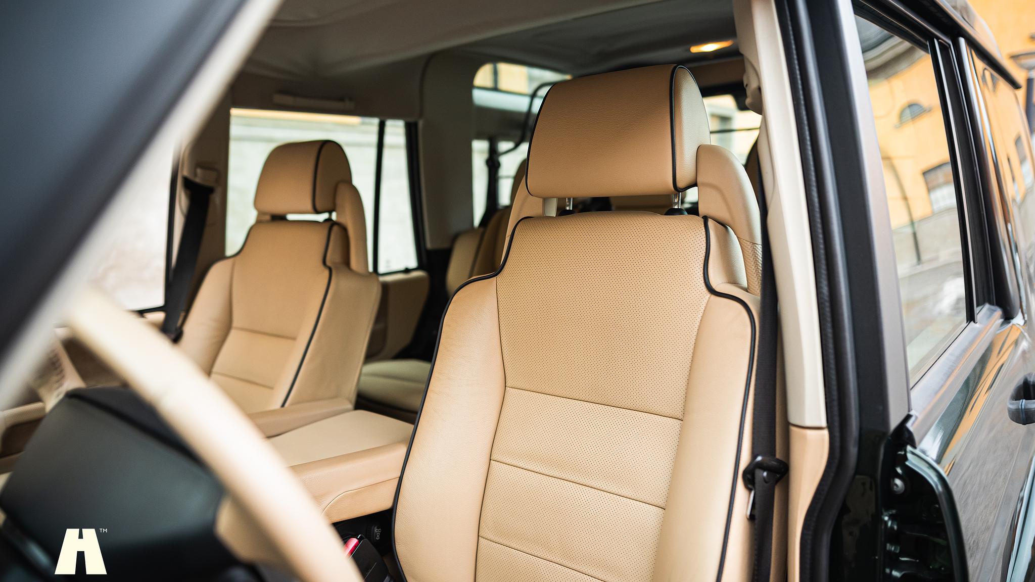 Interior image of 2003 Land Rover Discovery II, 2003