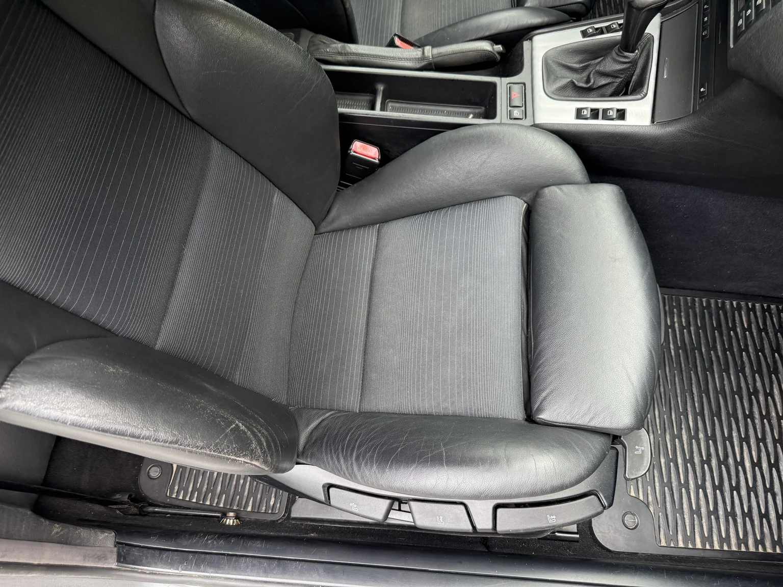 Interiörbild 2005 BMW 320Ci (46)