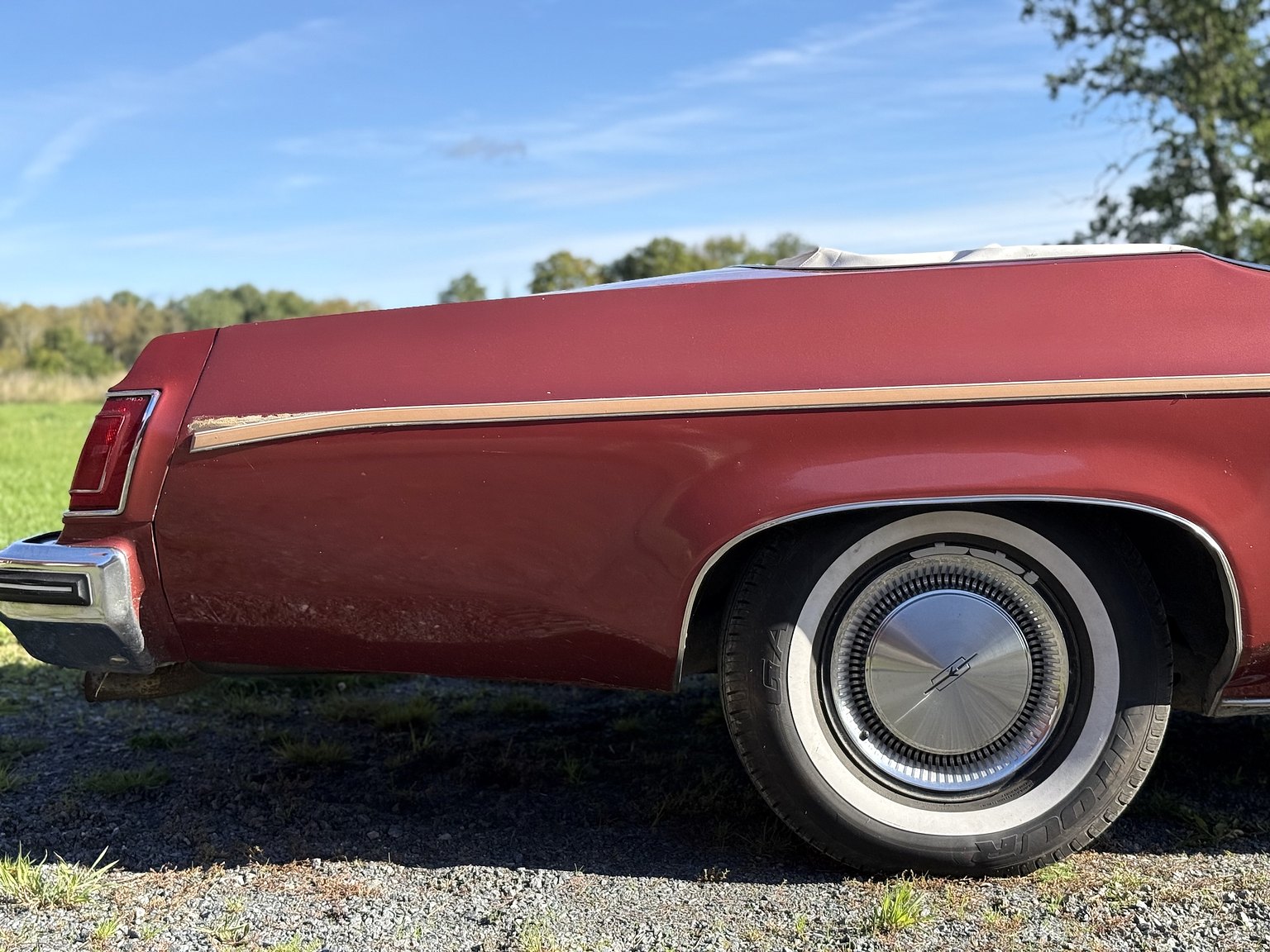 Exteriörbild på 1975 Oldsmobile Delta 88
