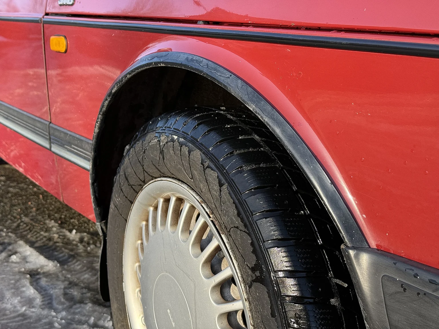 Exterior image of 1991 SAAB 900S Turbo 2-door (59)