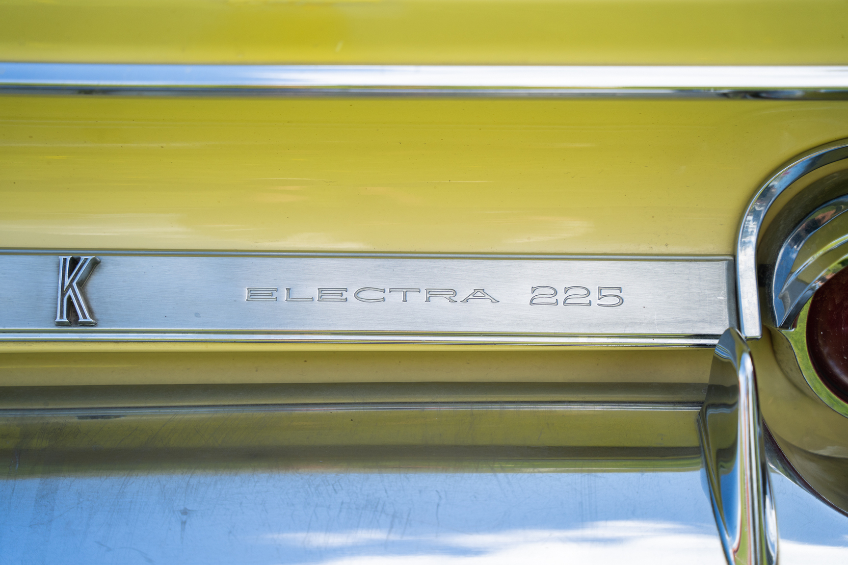 Exterior image of 1961 Buick Electra 225 cab
