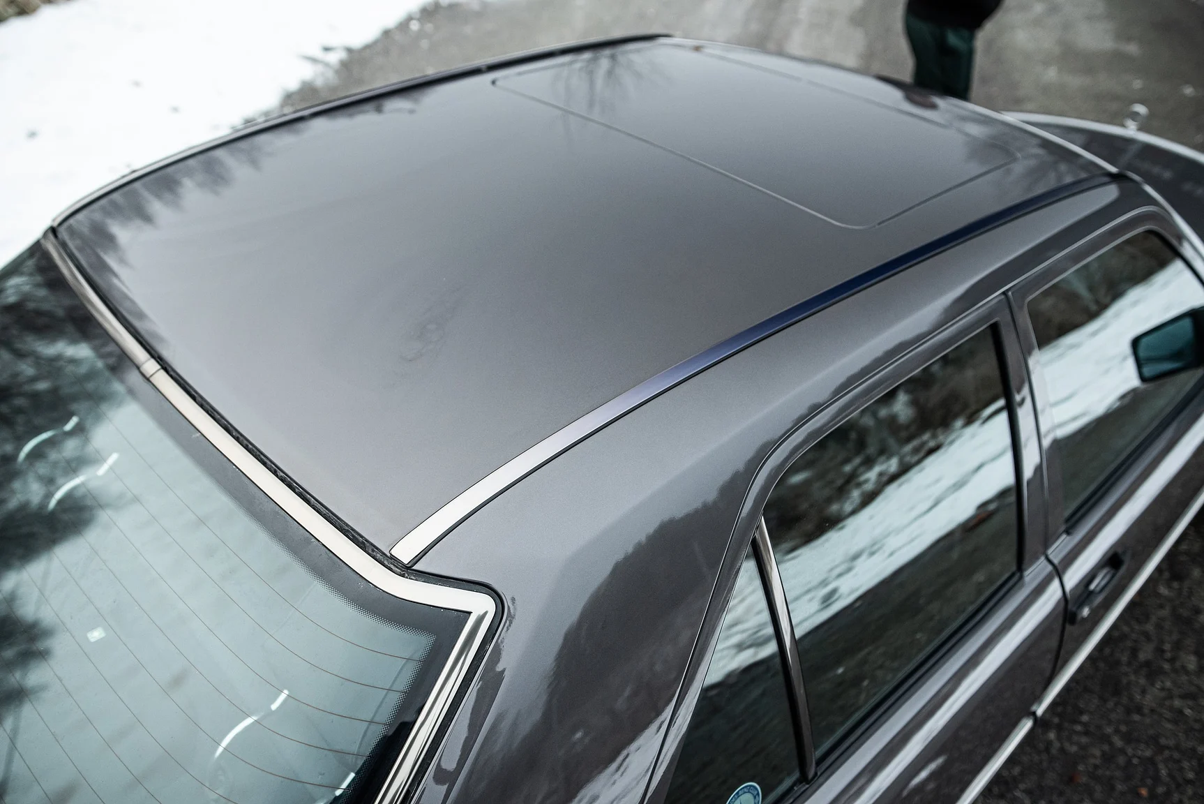 Exterior image of 1993 Mercedes-Benz E 320 "AMG" (19)