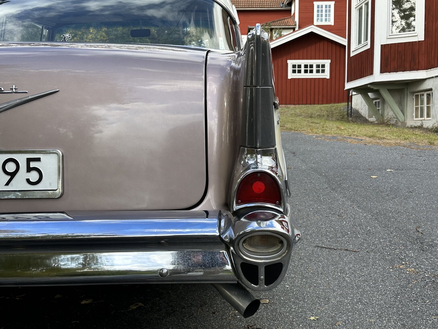 Aussenfoto 1957 Chevrolet Two-Ten Restomod (26)