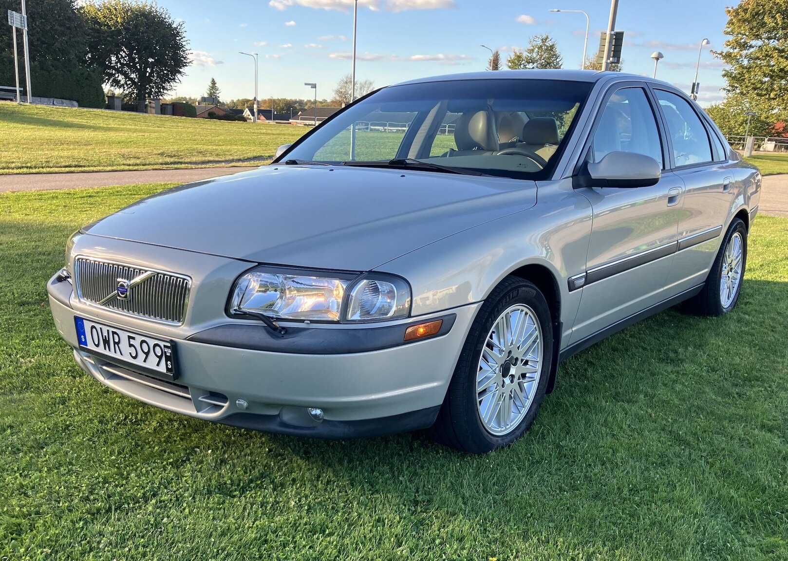 Interior image of 1999 Volvo S80