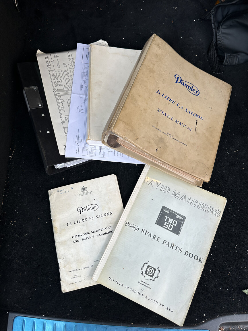 Documentation for 1965 Daimler 250 V8