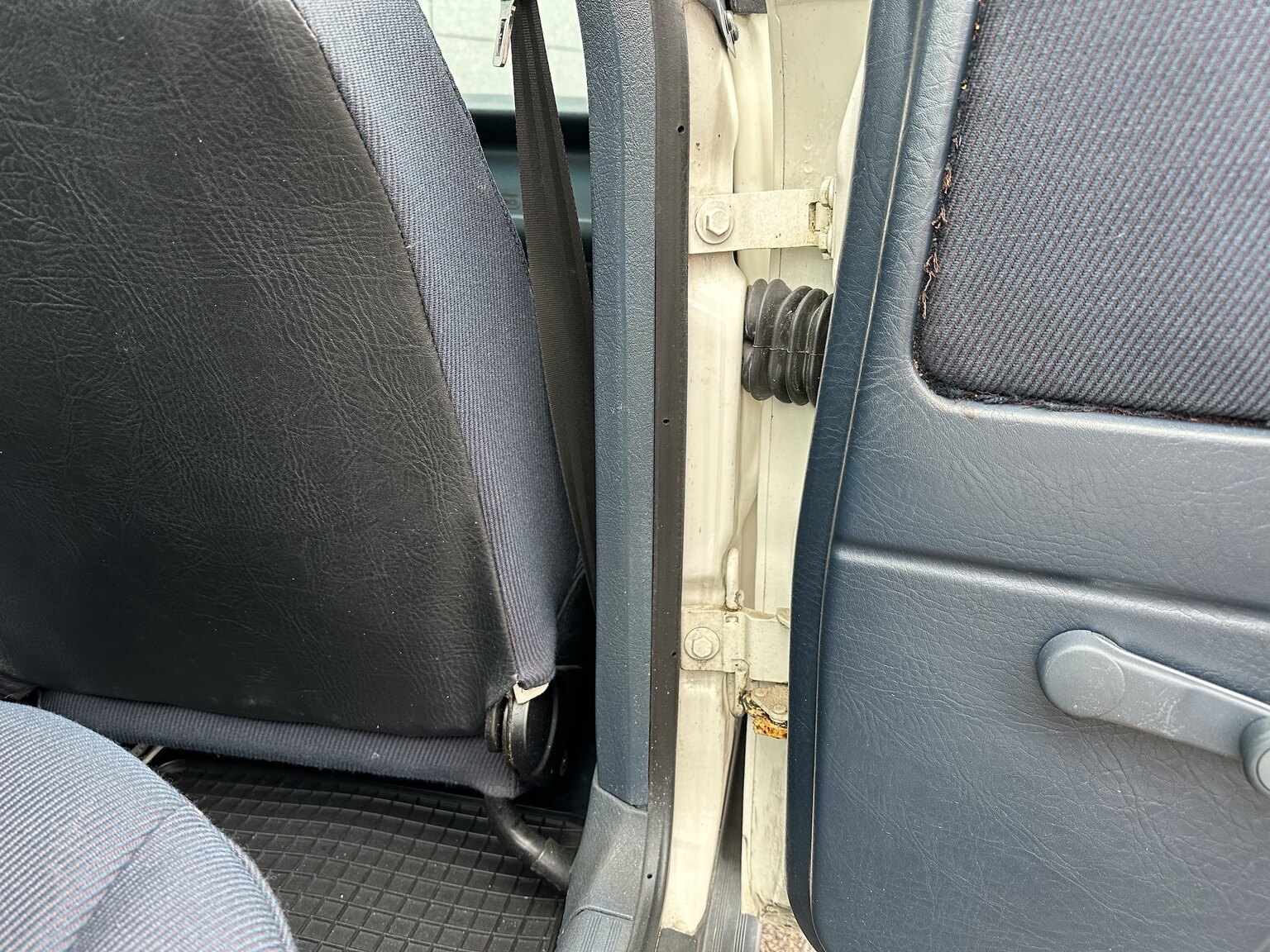 Innenraumfoto von 1988 Audi 80 (28)