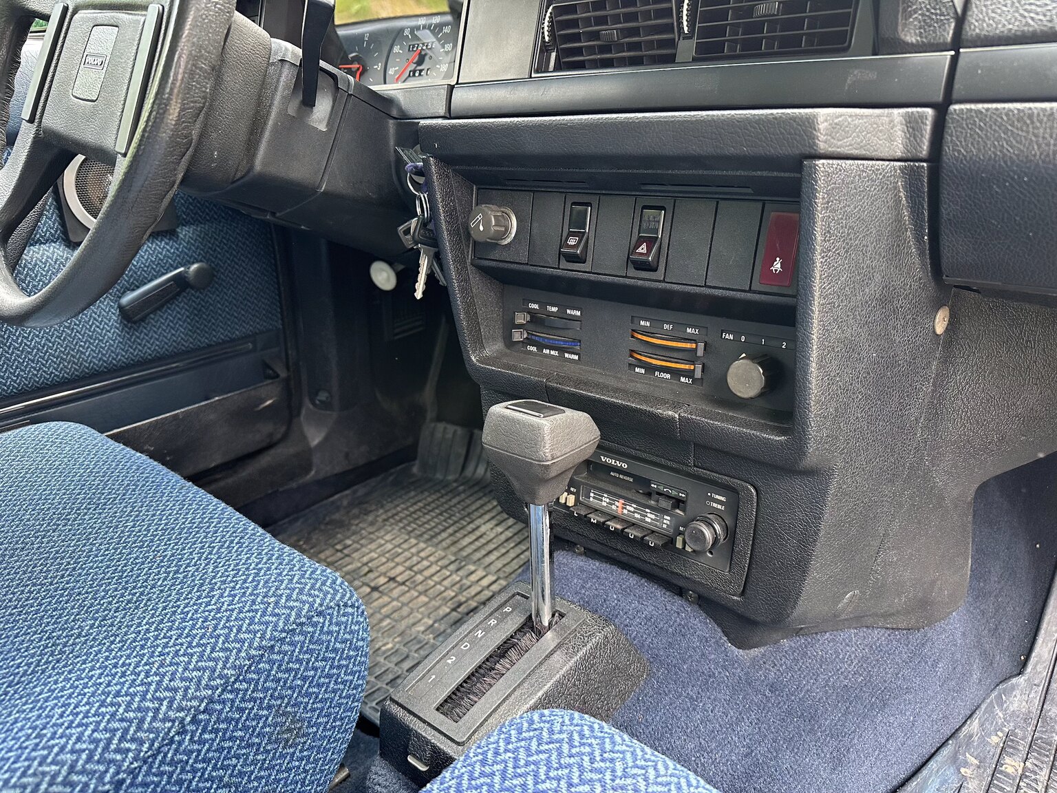 Interior image of 1986 Volvo 244