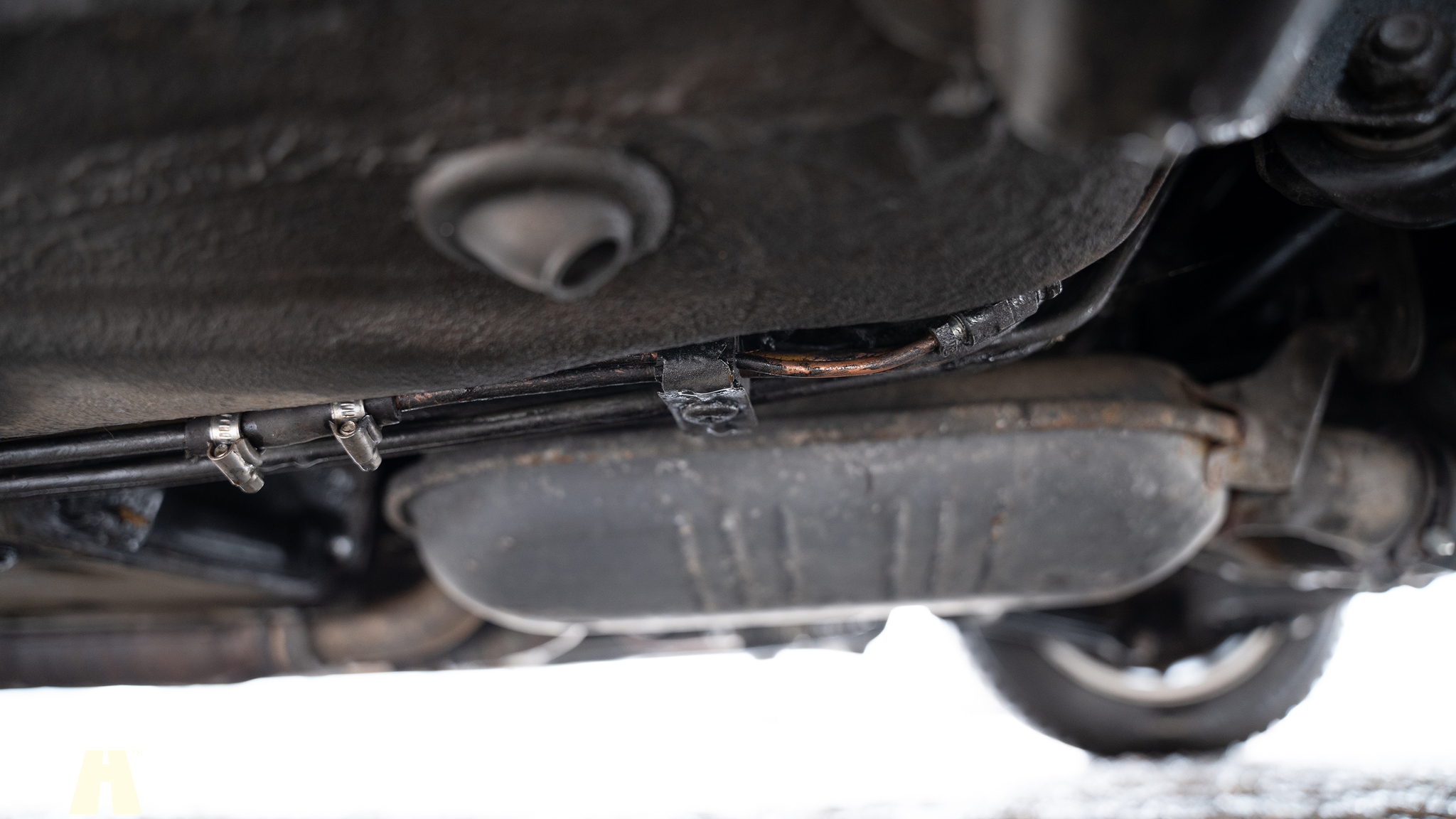 Image of 1990 Mercedes 300 CE-24 mechanics