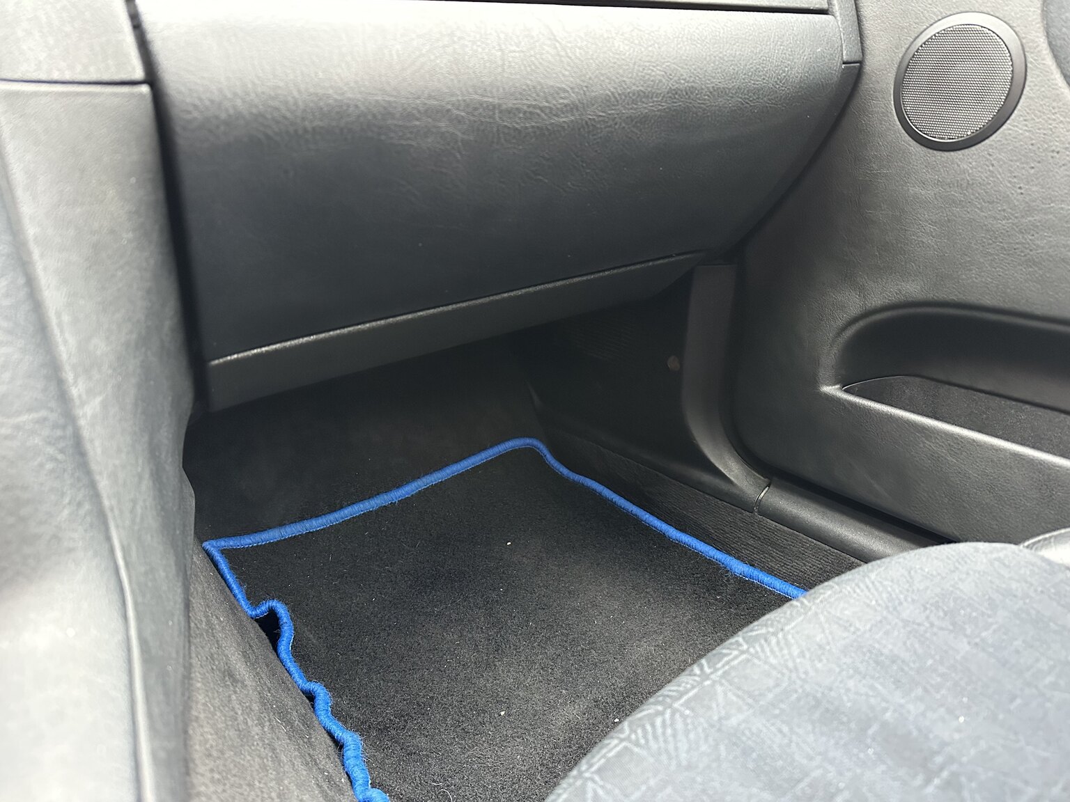 Innenraumfoto von 1996 BMW 328i Coupé E36 M-Sport